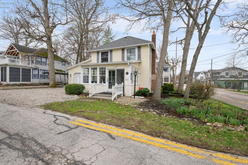 202 Plum Avenue, Lakeside, 43440, 5 Bedrooms Bedrooms, ,3 BathroomsBathrooms,Residential,For Sale,Plum,20251982