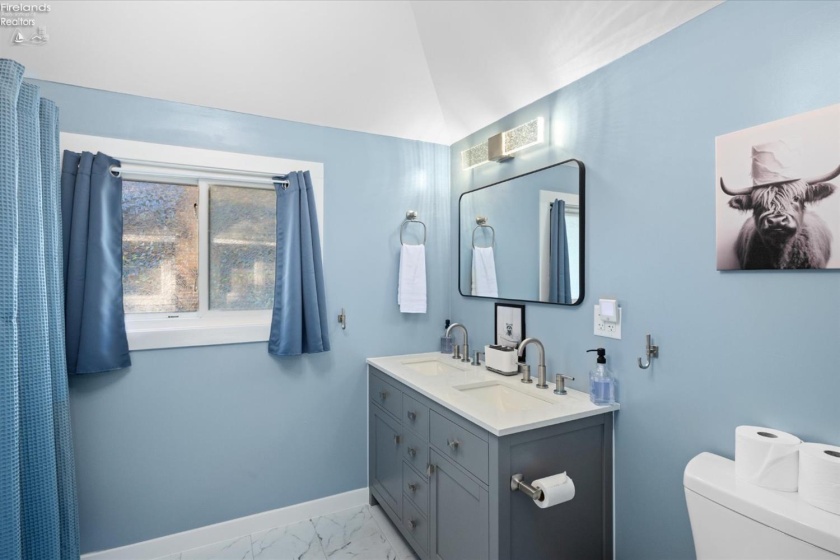 202 Plum Avenue, Lakeside, 43440, 5 Bedrooms Bedrooms, ,3 BathroomsBathrooms,Residential,For Sale,Plum,20251982