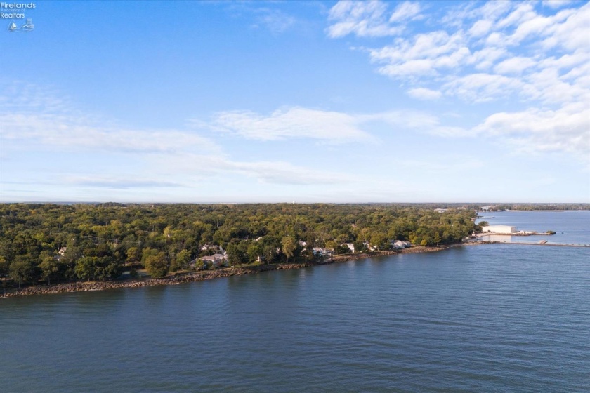 202 Plum Avenue, Lakeside, 43440, 5 Bedrooms Bedrooms, ,3 BathroomsBathrooms,Residential,For Sale,Plum,20251982