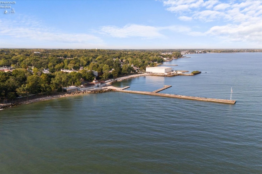 202 Plum Avenue, Lakeside, 43440, 5 Bedrooms Bedrooms, ,3 BathroomsBathrooms,Residential,For Sale,Plum,20251982