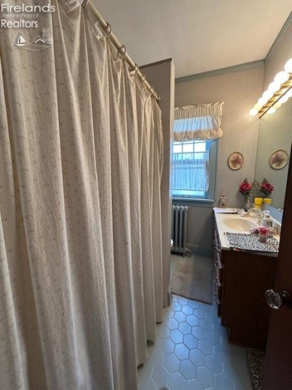 3115 Essex Road, Other, 44118, 4 Bedrooms Bedrooms, ,2 BathroomsBathrooms,Residential,For Sale,Essex,20251977