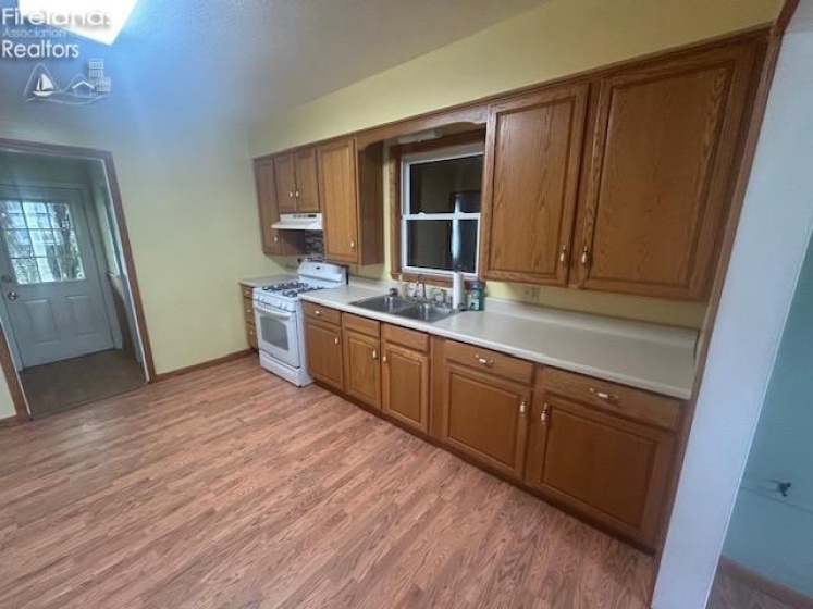 201 Heter Street, Bellevue, 44811, 3 Bedrooms Bedrooms, ,3 BathroomsBathrooms,Residential,For Sale,Heter,20251942
