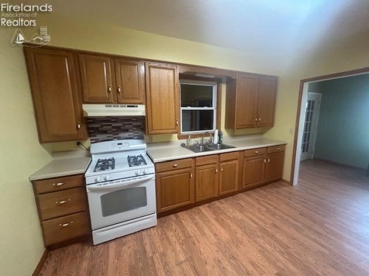 201 Heter Street, Bellevue, 44811, 3 Bedrooms Bedrooms, ,3 BathroomsBathrooms,Residential,For Sale,Heter,20251942