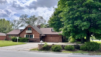 780 Angela Drive, Fostoria, 44830, 4 Bedrooms Bedrooms, ,5 BathroomsBathrooms,Residential,For Sale,Angela Drive,20251959