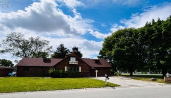 780 Angela Drive, Fostoria, 44830, 4 Bedrooms Bedrooms, ,5 BathroomsBathrooms,Residential,For Sale,Angela Drive,20251959