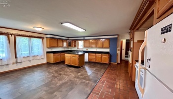 780 Angela Drive, Fostoria, 44830, 4 Bedrooms Bedrooms, ,5 BathroomsBathrooms,Residential,For Sale,Angela Drive,20251959