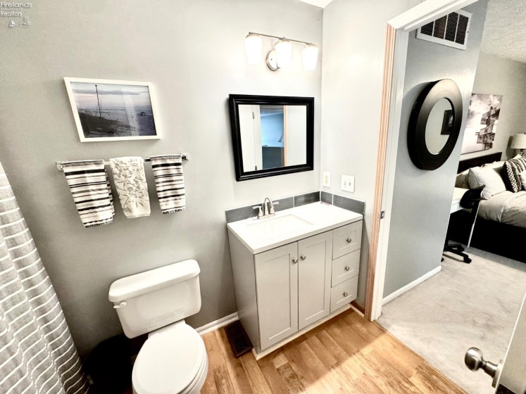 71 Schooner Point Drive, Port Clinton, 43452, 2 Bedrooms Bedrooms, ,2 BathroomsBathrooms,Residential,For Sale,Schooner Point,20252016