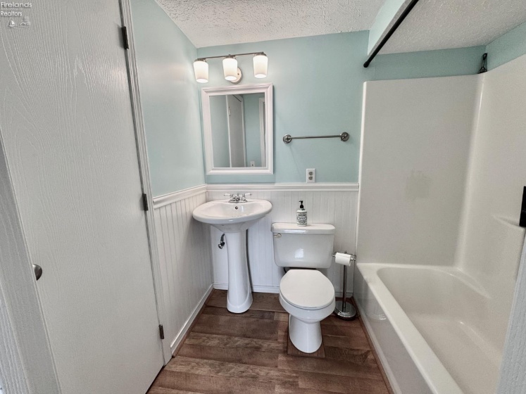 71 Schooner Point Drive, Port Clinton, 43452, 2 Bedrooms Bedrooms, ,2 BathroomsBathrooms,Residential,For Sale,Schooner Point,20252016