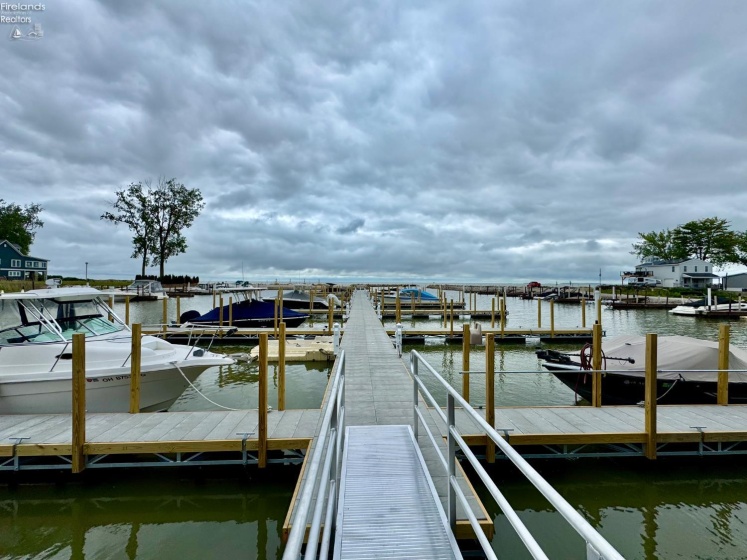 71 Schooner Point Drive, Port Clinton, 43452, 2 Bedrooms Bedrooms, ,2 BathroomsBathrooms,Residential,For Sale,Schooner Point,20252016