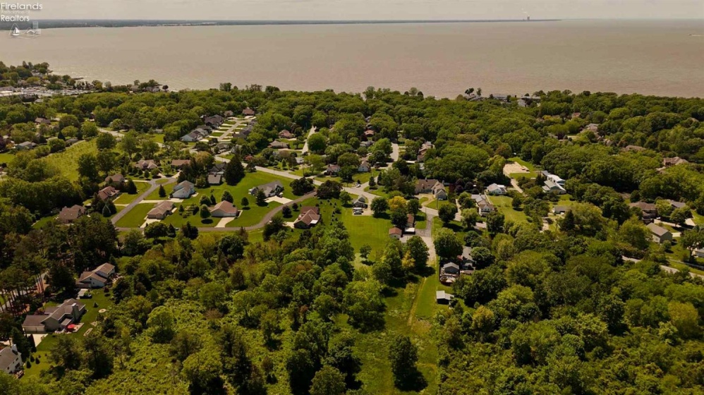 2009 Catawba Road, Port Clinton, 43452, 2 Bedrooms Bedrooms, ,1 BathroomBathrooms,Residential,For Sale,Catawba,20252026