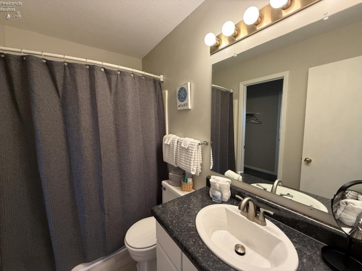 1801 Perry Street, Port Clinton, 43452, 1 Bedroom Bedrooms, ,1 BathroomBathrooms,Residential,For Sale,Perry,20252009