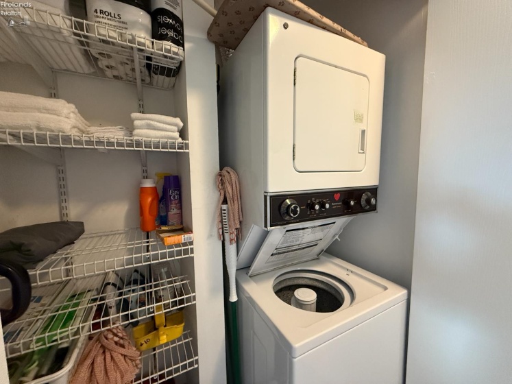 1801 Perry Street, Port Clinton, 43452, 1 Bedroom Bedrooms, ,1 BathroomBathrooms,Residential,For Sale,Perry,20252009