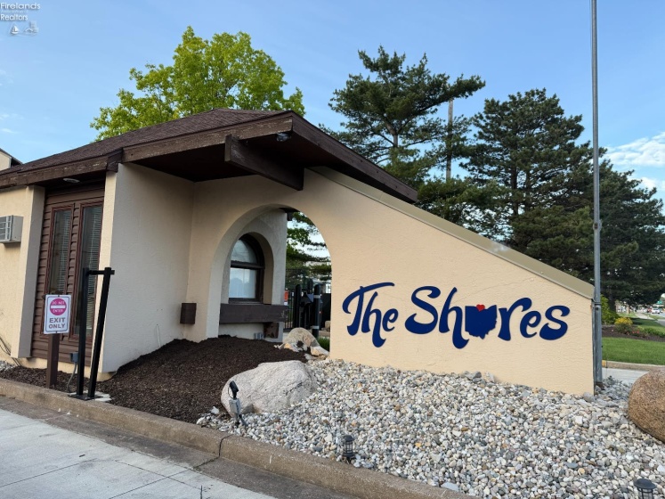 1801 Perry Street, Port Clinton, 43452, 1 Bedroom Bedrooms, ,1 BathroomBathrooms,Residential,For Sale,Perry,20252009
