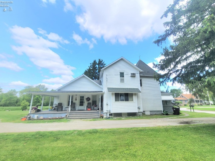 712 Lueke Avenue, Woodville, 43469, ,Multiple Units,For Sale,Lueke,20252032