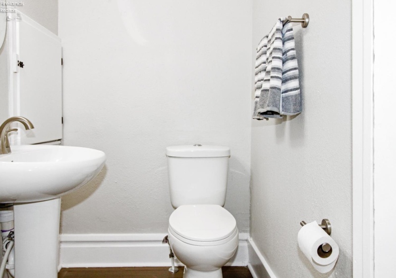 713 Madison Street, Port Clinton, 43452, 3 Bedrooms Bedrooms, ,3 BathroomsBathrooms,Residential,For Sale,Madison,20252013