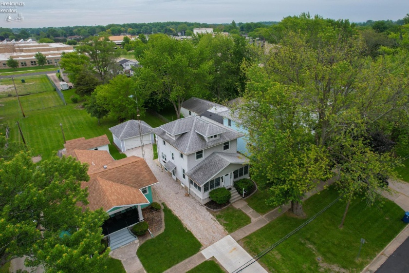 713 Madison Street, Port Clinton, 43452, 3 Bedrooms Bedrooms, ,3 BathroomsBathrooms,Residential,For Sale,Madison,20252013