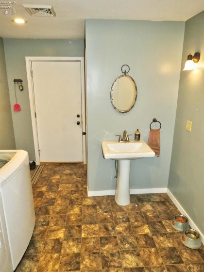 1319 Burkholder, Clyde, 43410, 2 Bedrooms Bedrooms, ,2 BathroomsBathrooms,Residential,For Sale,Burkholder,20252041