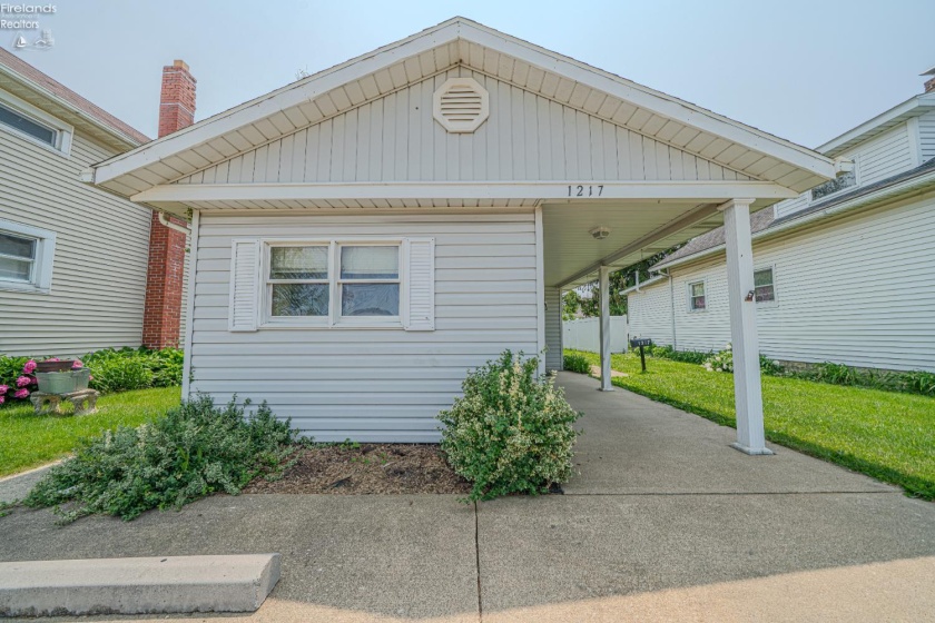 1217 North Street, Fremont, 43420, 4 Bedrooms Bedrooms, ,3 BathroomsBathrooms,Residential,For Sale,North,20252033