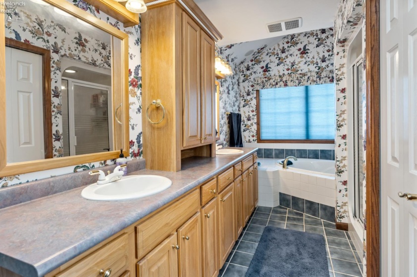 4155 Laurel Ridge Drive, Port Clinton, 43452, 3 Bedrooms Bedrooms, ,3 BathroomsBathrooms,Residential,For Sale,Laurel Ridge,20252030