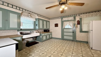 125 Davis St, Tiffin, 44883, 4 Bedrooms Bedrooms, ,1 BathroomBathrooms,Residential,For Sale,Davis St,20252037