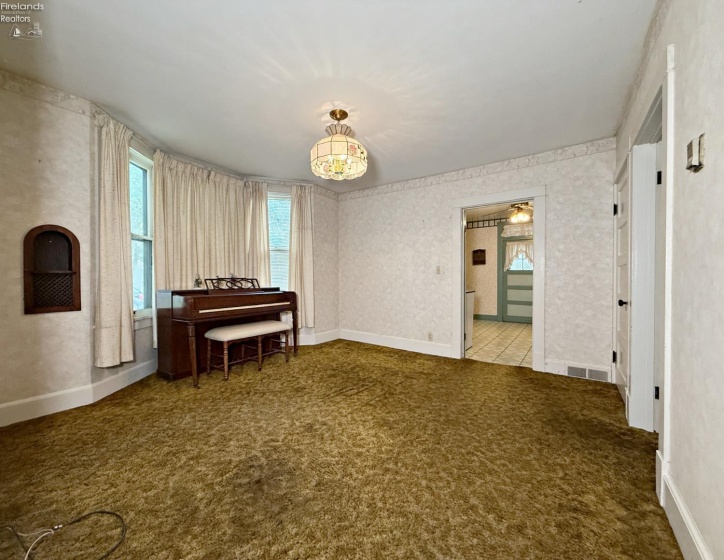 125 Davis St, Tiffin, 44883, 4 Bedrooms Bedrooms, ,1 BathroomBathrooms,Residential,For Sale,Davis St,20252037