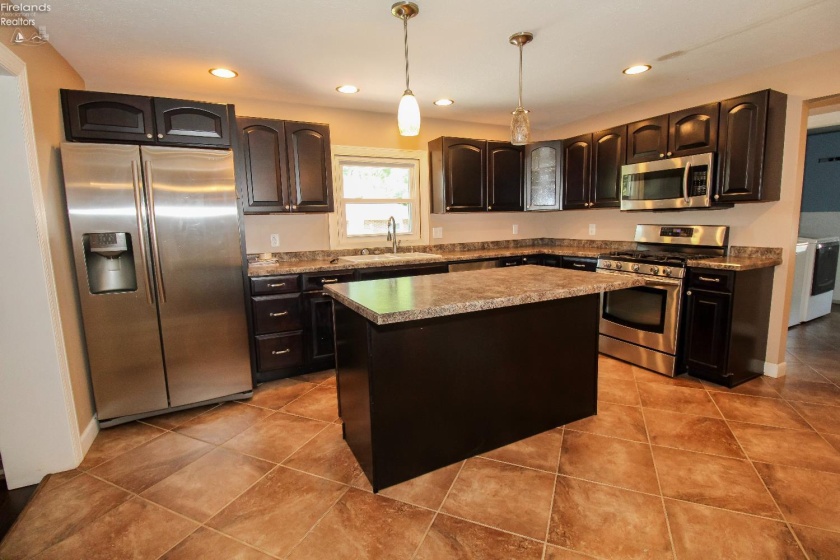 1325 Perkins Avenue, Sandusky, 44870, 3 Bedrooms Bedrooms, ,2 BathroomsBathrooms,Residential,For Sale,Perkins,20251735