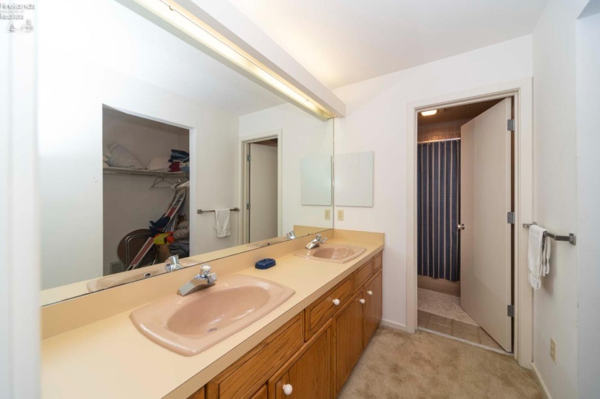 90 Marina Point Drive, Sandusky, 44870, 2 Bedrooms Bedrooms, ,2 BathroomsBathrooms,Residential,For Sale,Marina Point,20252063
