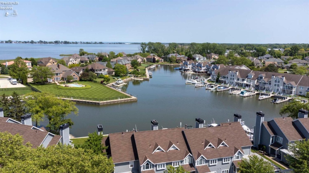 90 Marina Point Drive, Sandusky, 44870, 2 Bedrooms Bedrooms, ,2 BathroomsBathrooms,Residential,For Sale,Marina Point,20252063