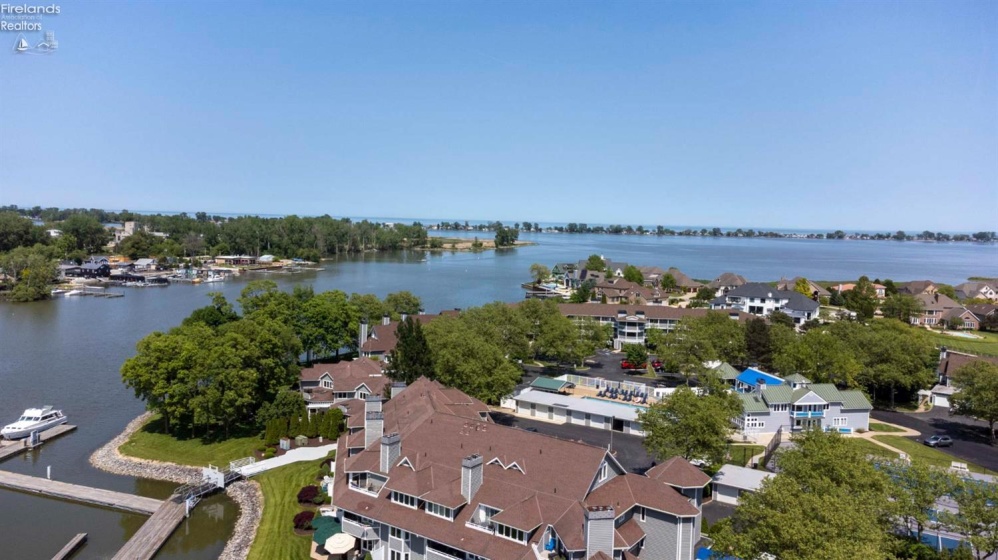 90 Marina Point Drive, Sandusky, 44870, 2 Bedrooms Bedrooms, ,2 BathroomsBathrooms,Residential,For Sale,Marina Point,20252063