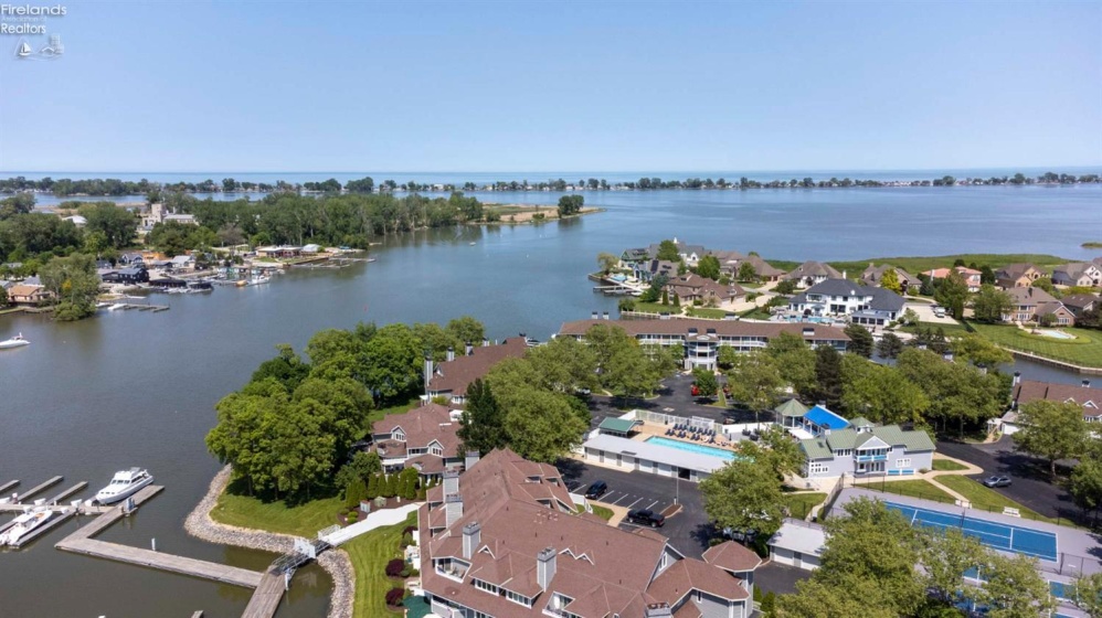 90 Marina Point Drive, Sandusky, 44870, 2 Bedrooms Bedrooms, ,2 BathroomsBathrooms,Residential,For Sale,Marina Point,20252063