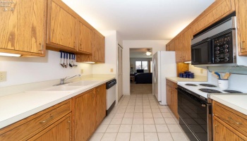 90 Marina Point Drive, Sandusky, 44870, 2 Bedrooms Bedrooms, ,2 BathroomsBathrooms,Residential,For Sale,Marina Point,20252063
