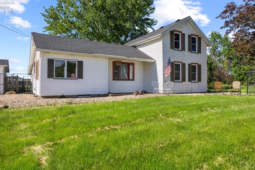 43983 State Route 18, Wellington, 44090, 3 Bedrooms Bedrooms, ,1 BathroomBathrooms,Residential,For Sale,State Route 18,20252065