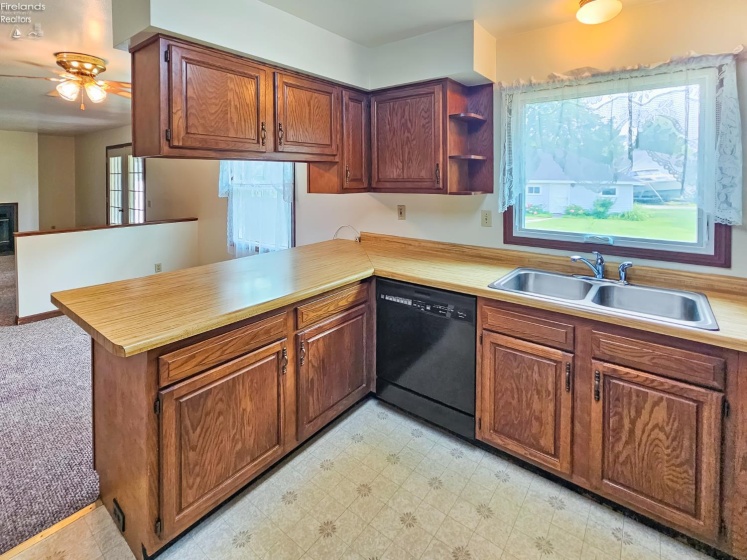 120 Lincoln St, Lindsey, 43442, 3 Bedrooms Bedrooms, ,2 BathroomsBathrooms,Residential,For Sale,Lincoln St,20252067