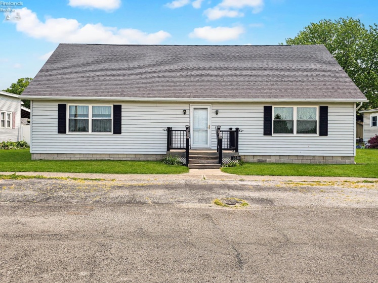 120 Lincoln St, Lindsey, 43442, 3 Bedrooms Bedrooms, ,2 BathroomsBathrooms,Residential,For Sale,Lincoln St,20252067