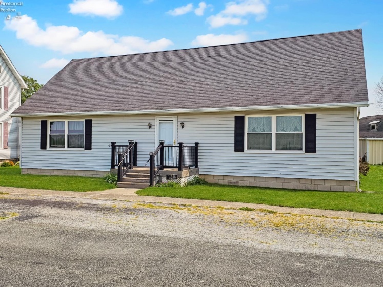 120 Lincoln St, Lindsey, 43442, 3 Bedrooms Bedrooms, ,2 BathroomsBathrooms,Residential,For Sale,Lincoln St,20252067