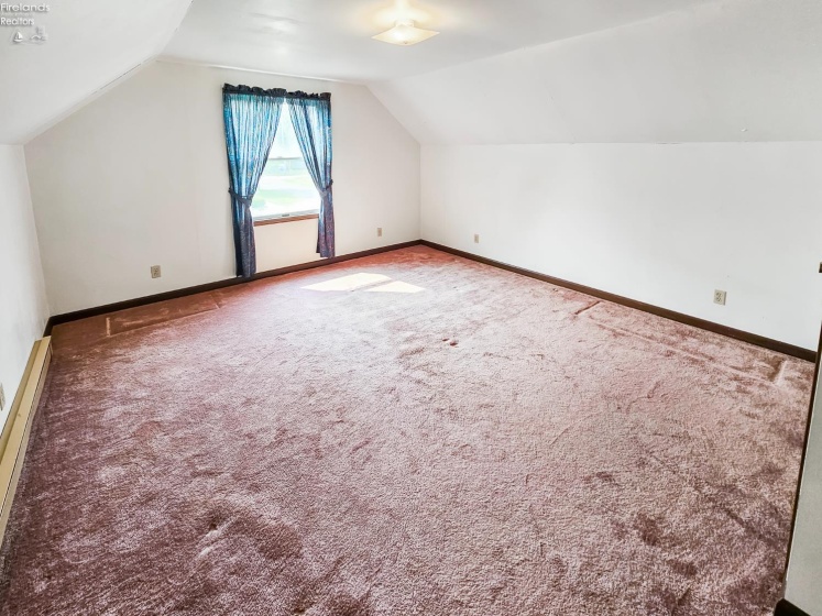 120 Lincoln St, Lindsey, 43442, 3 Bedrooms Bedrooms, ,2 BathroomsBathrooms,Residential,For Sale,Lincoln St,20252067