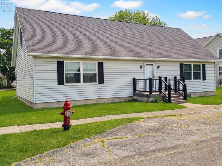 120 Lincoln St, Lindsey, 43442, 3 Bedrooms Bedrooms, ,2 BathroomsBathrooms,Residential,For Sale,Lincoln St,20252067