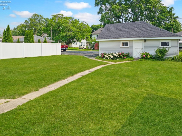 120 Lincoln St, Lindsey, 43442, 3 Bedrooms Bedrooms, ,2 BathroomsBathrooms,Residential,For Sale,Lincoln St,20252067