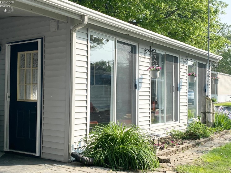 8175 North Shore Boulevard, Marblehead, 43440, 2 Bedrooms Bedrooms, ,1 BathroomBathrooms,Residential,For Sale,North Shore,20252077