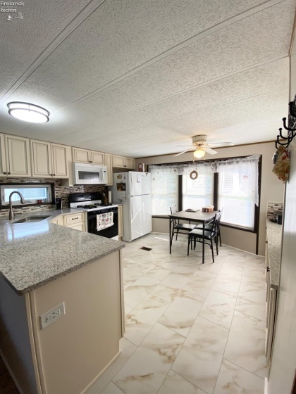 8175 North Shore Boulevard, Marblehead, 43440, 2 Bedrooms Bedrooms, ,1 BathroomBathrooms,Residential,For Sale,North Shore,20252077