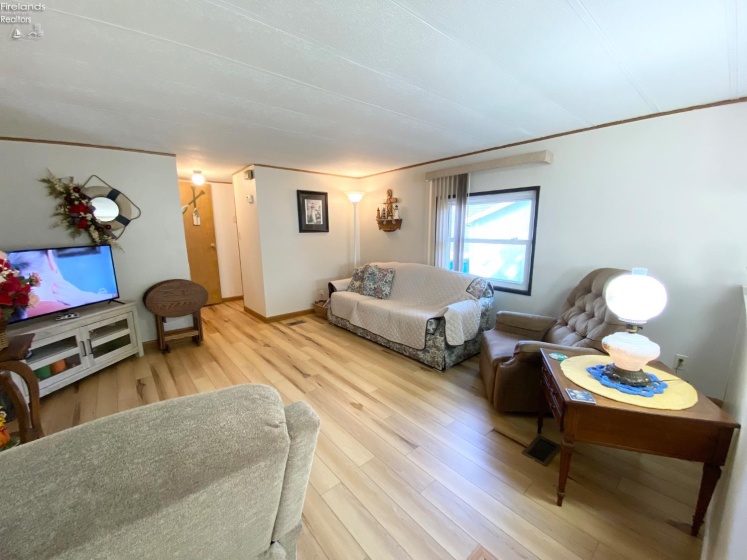 8175 North Shore Boulevard, Marblehead, 43440, 2 Bedrooms Bedrooms, ,1 BathroomBathrooms,Residential,For Sale,North Shore,20252077
