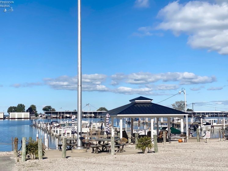 8175 North Shore Boulevard, Marblehead, 43440, 2 Bedrooms Bedrooms, ,1 BathroomBathrooms,Residential,For Sale,North Shore,20252077