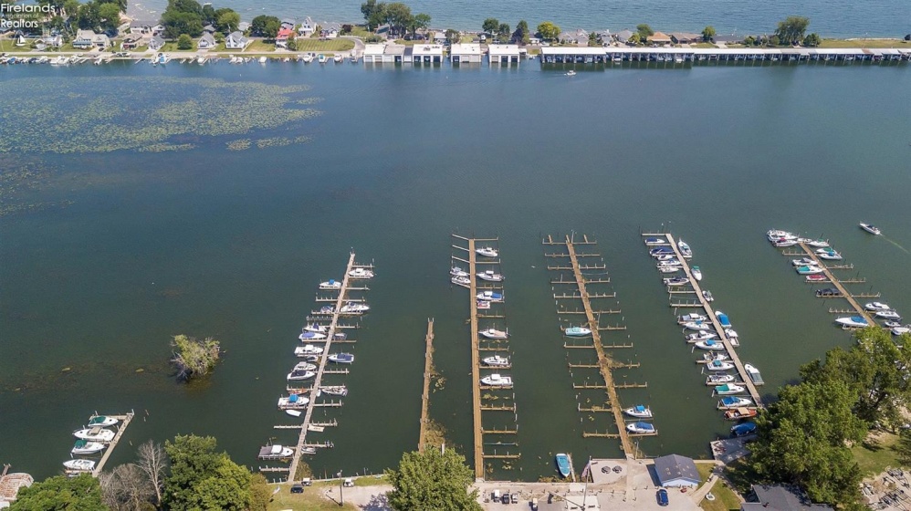 8175 North Shore Boulevard, Marblehead, 43440, 2 Bedrooms Bedrooms, ,1 BathroomBathrooms,Residential,For Sale,North Shore,20252077