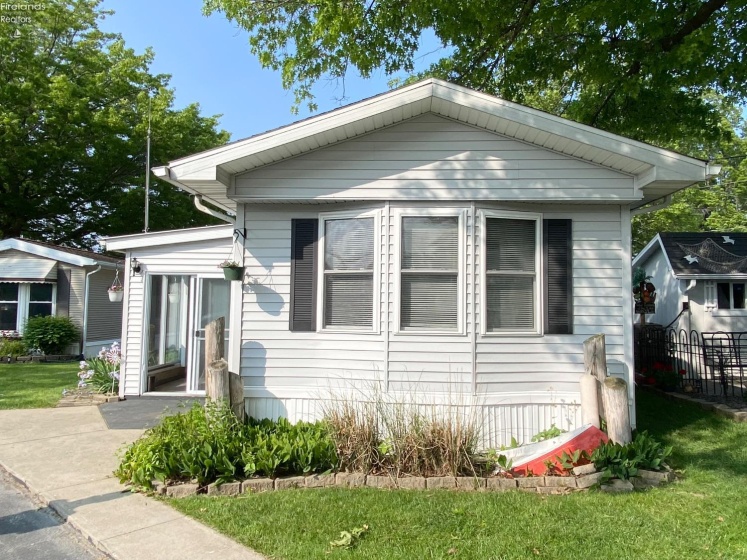 8175 North Shore Boulevard, Marblehead, 43440, 2 Bedrooms Bedrooms, ,1 BathroomBathrooms,Residential,For Sale,North Shore,20252077
