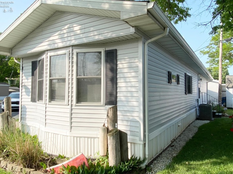 8175 North Shore Boulevard, Marblehead, 43440, 2 Bedrooms Bedrooms, ,1 BathroomBathrooms,Residential,For Sale,North Shore,20252077