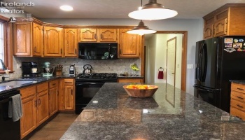 415 Jamestown Avenue, Tiffin, 44883, 4 Bedrooms Bedrooms, ,3 BathroomsBathrooms,Residential,For Sale,Jamestown,20252052
