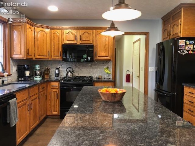 415 Jamestown Avenue, Tiffin, 44883, 4 Bedrooms Bedrooms, ,3 BathroomsBathrooms,Residential,For Sale,Jamestown,20252052