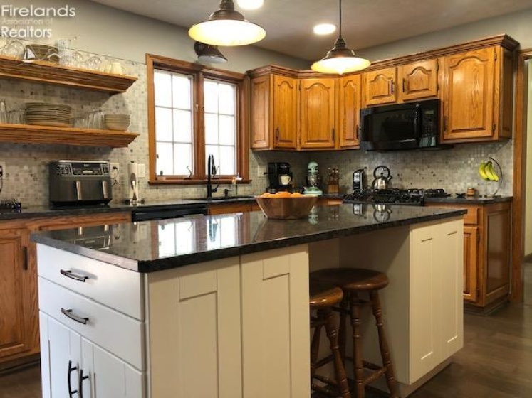 415 Jamestown Avenue, Tiffin, 44883, 4 Bedrooms Bedrooms, ,3 BathroomsBathrooms,Residential,For Sale,Jamestown,20252052