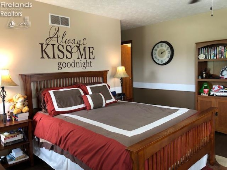 415 Jamestown Avenue, Tiffin, 44883, 4 Bedrooms Bedrooms, ,3 BathroomsBathrooms,Residential,For Sale,Jamestown,20252052