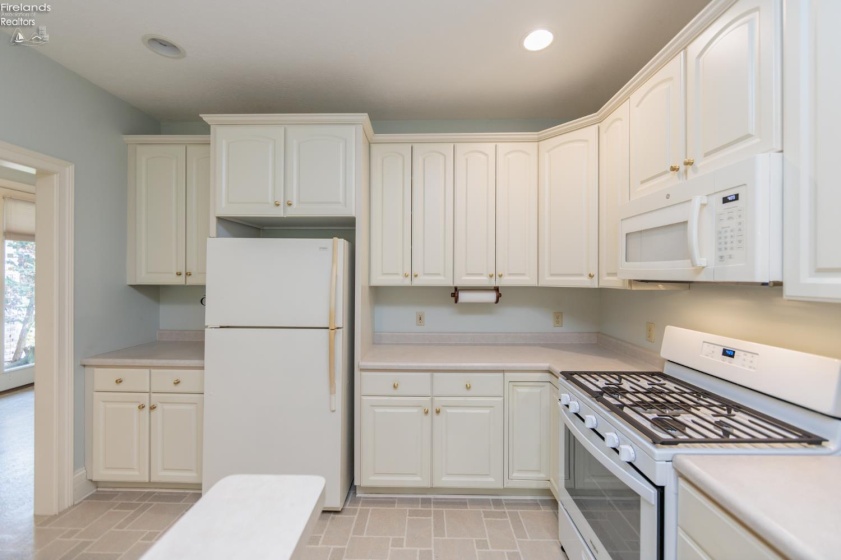 2 Executive Village Court, Norwalk, 44857, 2 Bedrooms Bedrooms, ,2 BathroomsBathrooms,Residential,For Sale,Executive Village,20252068